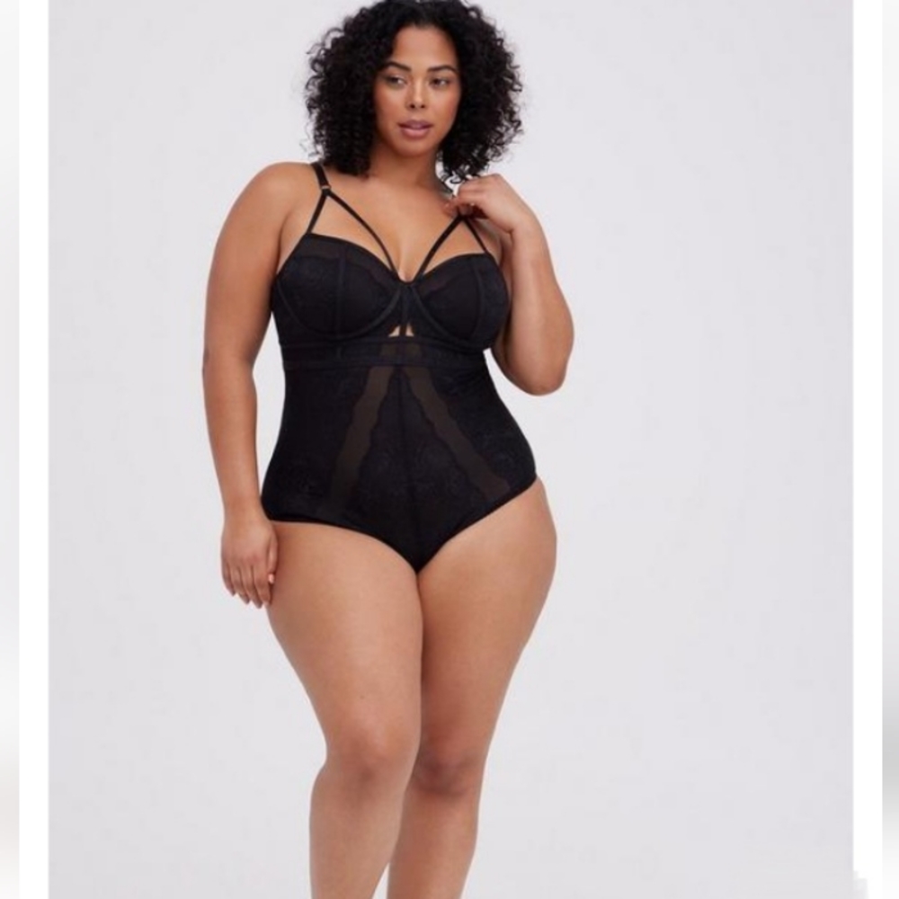 Torrid Strappy Rhinestone Lace Bodysuit Plus Size 5X